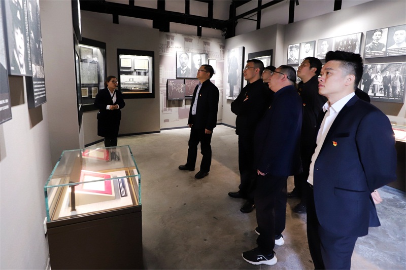 20210425我院組織參觀周貢植故居 聆聽講解(00).jpg